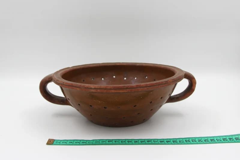 Strainer bowl