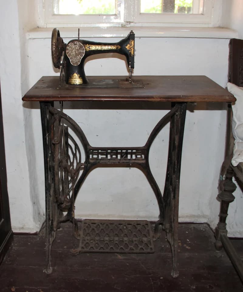 Singer sewing machine