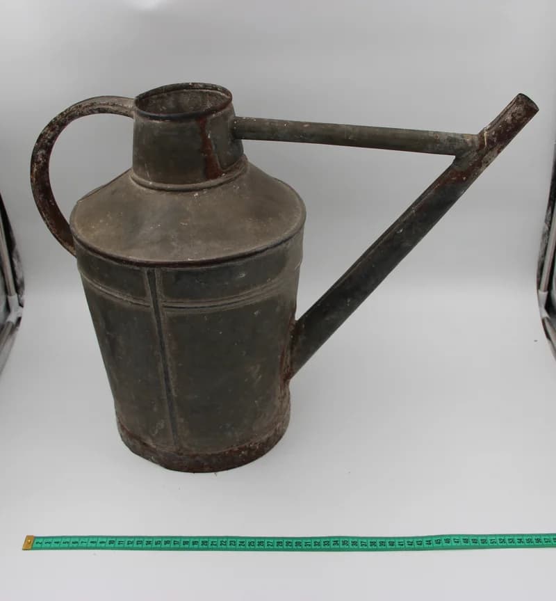 Large watering can