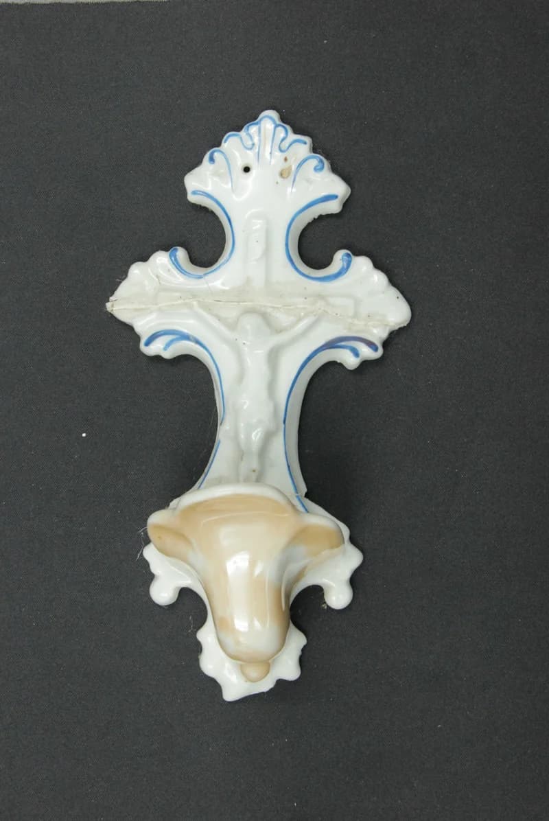 Posuda za svetu vodu