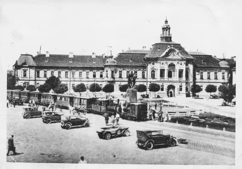 Nagybecskerek with the narrow-gauge railway and the statue of Ernő Kiss