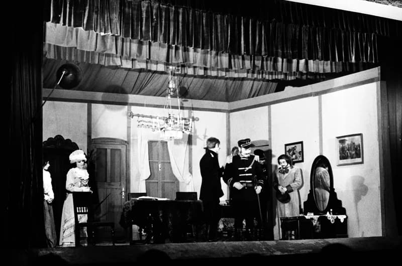 Review of Romanian amateur actors