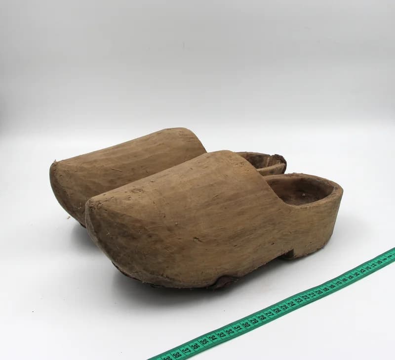 Wooden shoe