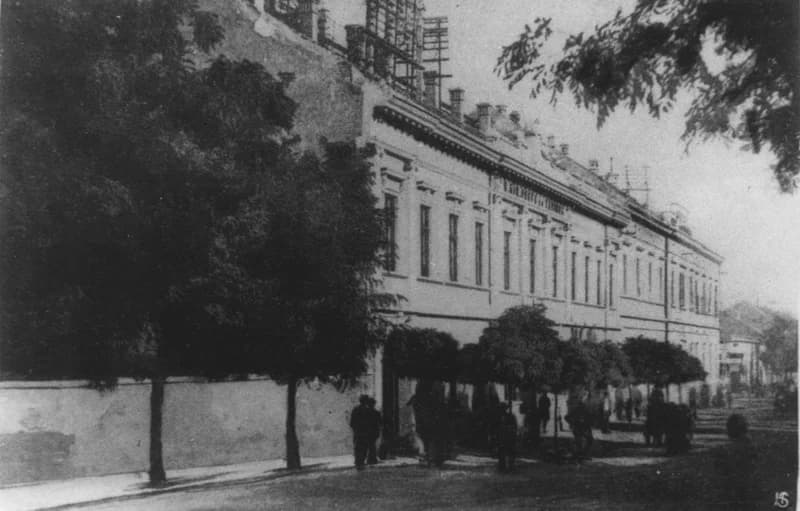 Post and Telegraph Building