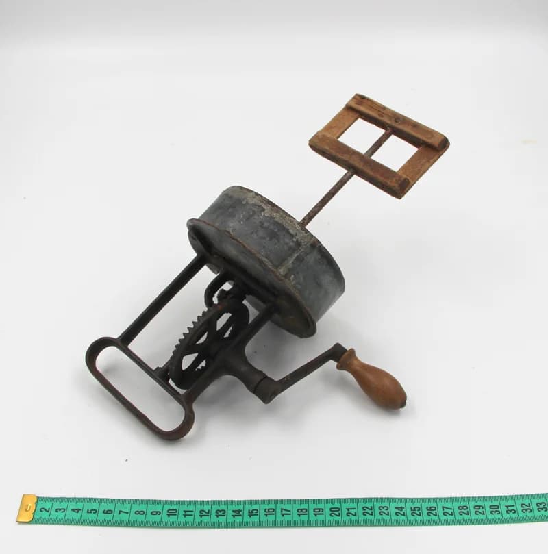 Upper structure of a butter churn