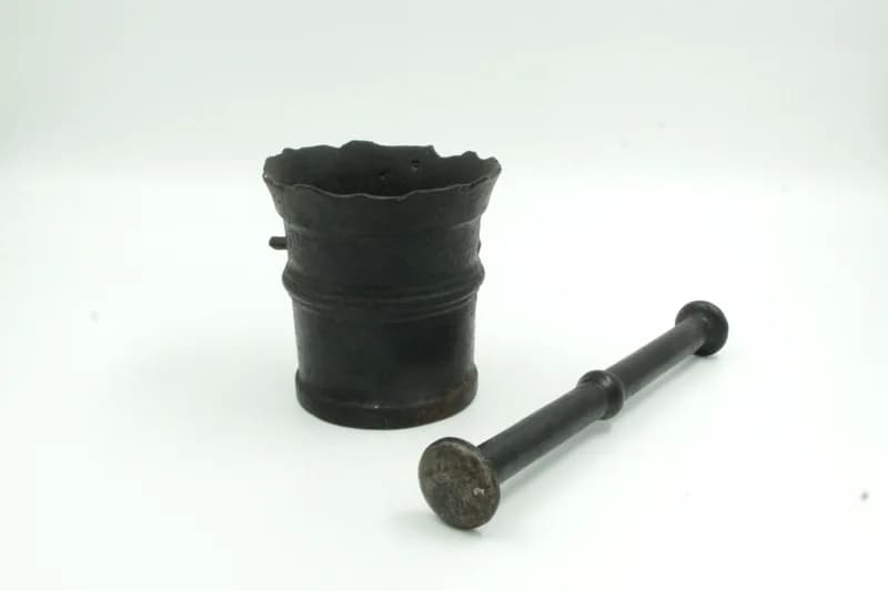 Iron mortar (black)