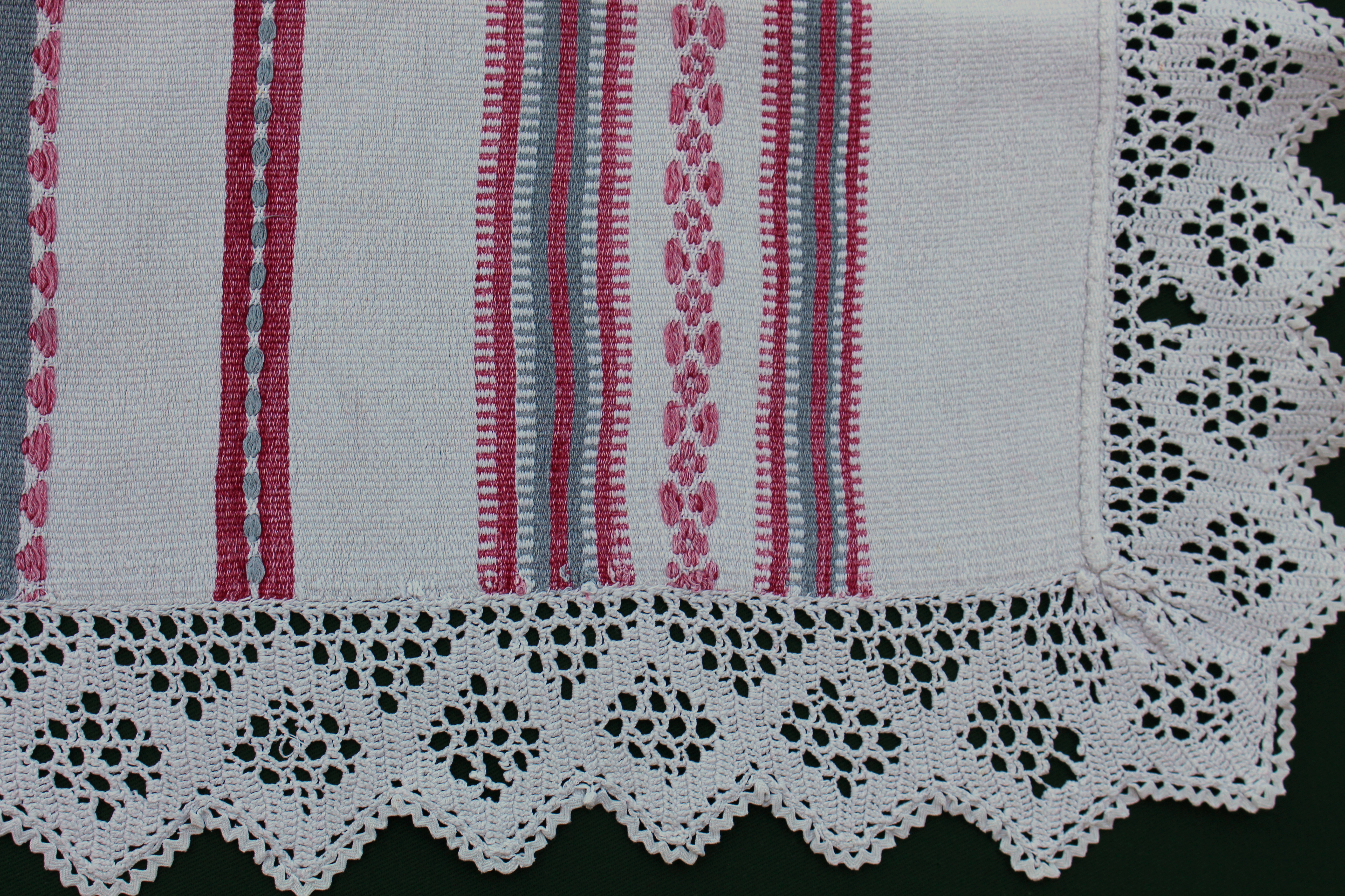 Asztalterítő/Abrosz